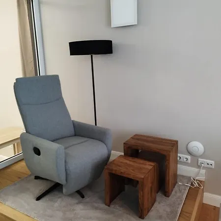 Rheinufer Am Hindenburgpark Apartment *